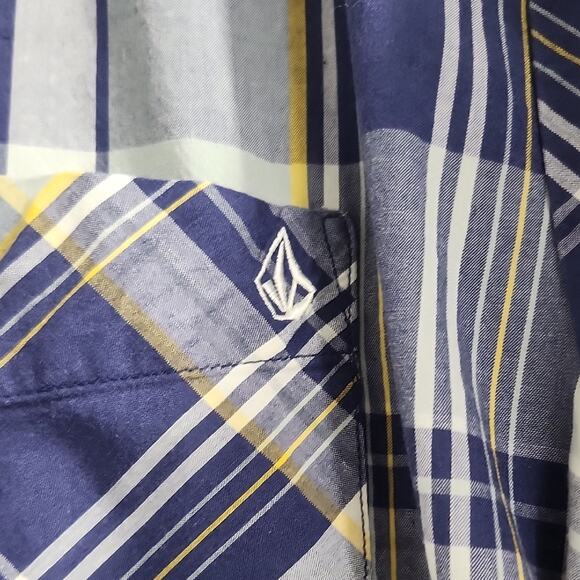 Volcom Blue and White Plaid Men's Shirt - Picture 5 of 13